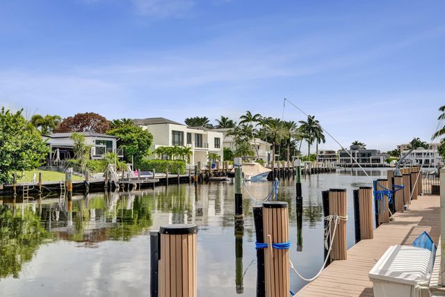 2875 NE 25th Court, Fort Lauderdale, FL 33305