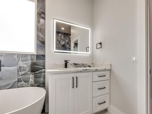 14601 Astor Lane, Yukon, OK 73099