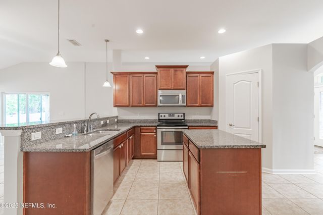 3220 DEER CREEK Drive, Middleburg, FL 32068