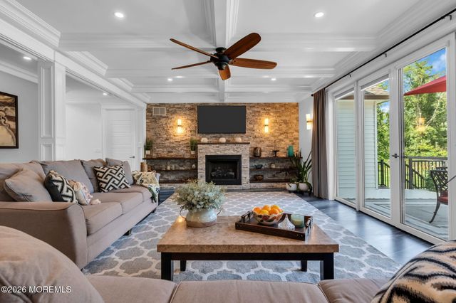 85 Yellow Meetinghouse Road, Cream Ridge, NJ 08514