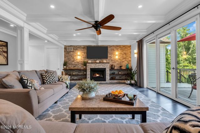 85 Yellow Meetinghouse Road, Cream Ridge, NJ 08514