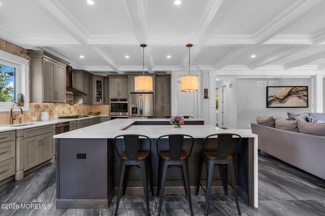 85 Yellow Meetinghouse Road, Cream Ridge, NJ 08514