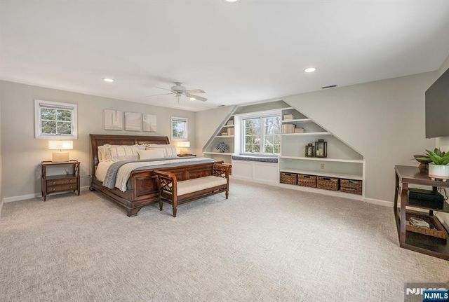 86 Carlton Avenue, Ho-ho-kus, NJ 07423