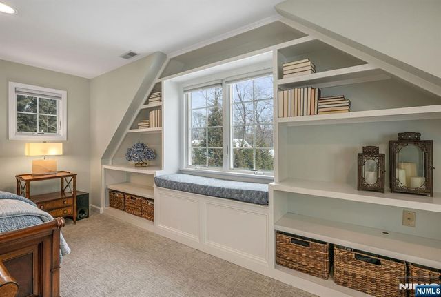 86 Carlton Avenue, Ho-ho-kus, NJ 07423