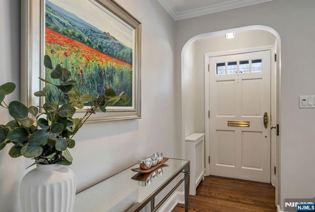 86 Carlton Avenue, Ho-ho-kus, NJ 07423