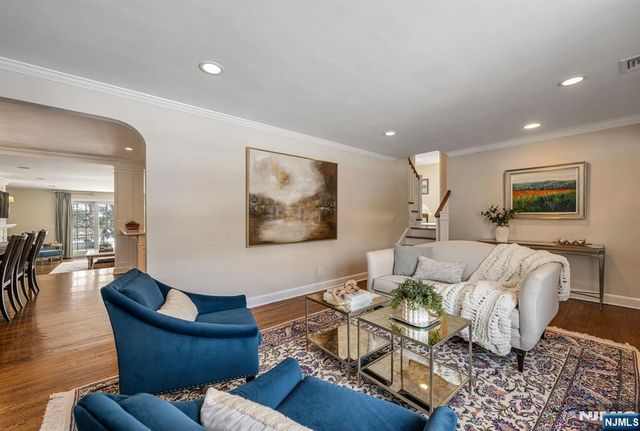 86 Carlton Avenue, Ho-ho-kus, NJ 07423