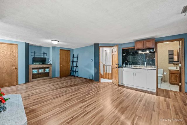 231 Briarwood Drive, Elgin, IL 60120
