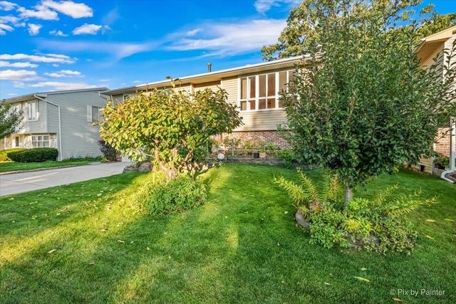 231 Briarwood Drive, Elgin, IL 60120