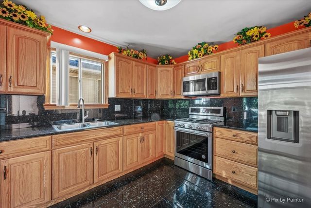 231 Briarwood Drive, Elgin, IL 60120