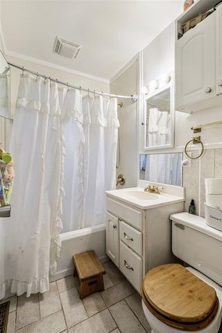 631 Campbell Street, Flint, MI 48507