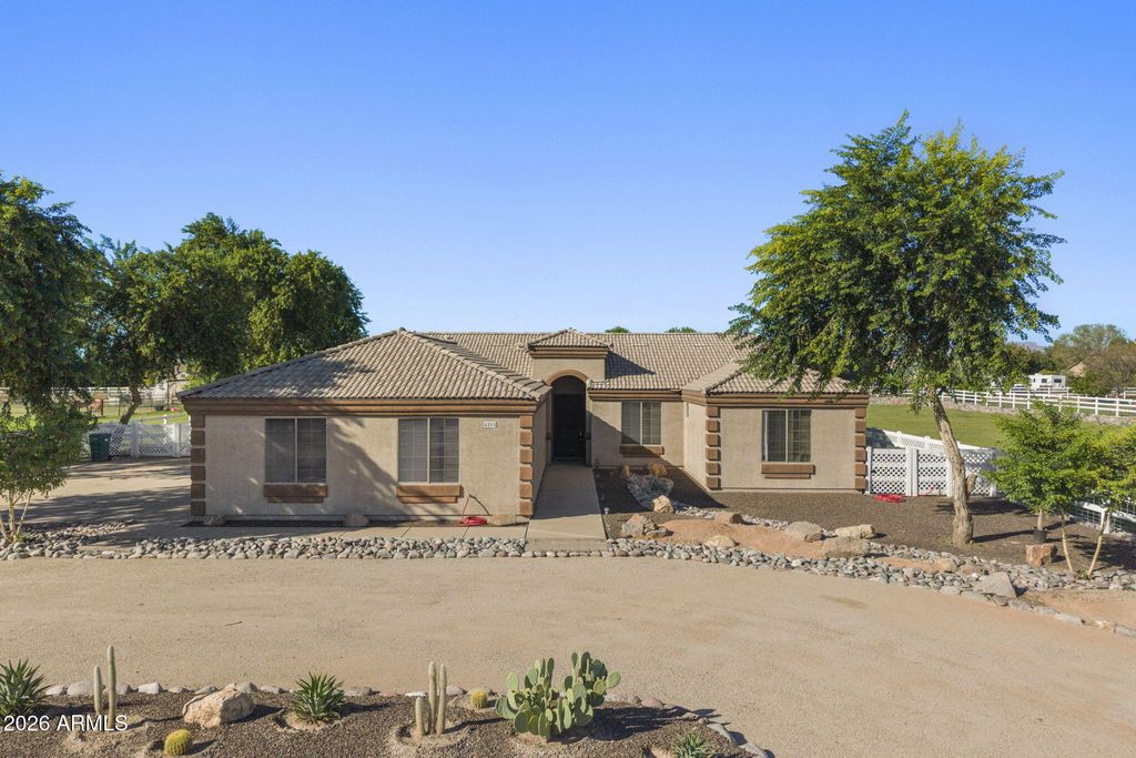 4808 E ROGERS Lane, San Tan Valley, AZ 85140 — photo 2
