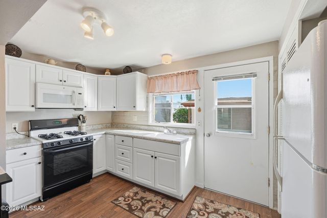 361 S Paseo Pena Apt B, Green Valley, AZ 85614