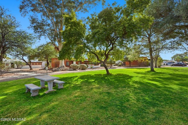 361 S Paseo Pena Apt B, Green Valley, AZ 85614