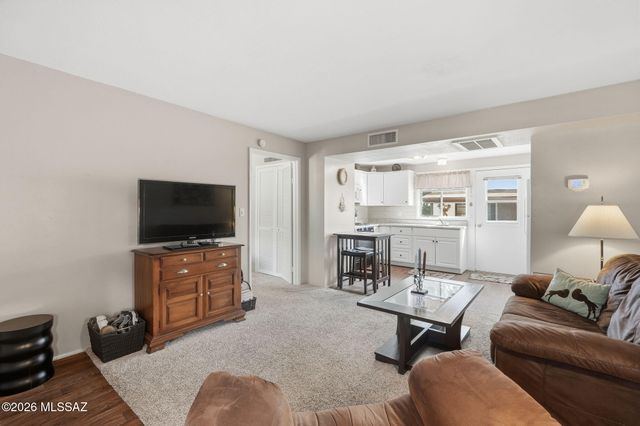 361 S Paseo Pena Apt B, Green Valley, AZ 85614