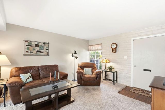 361 S Paseo Pena Apt B, Green Valley, AZ 85614