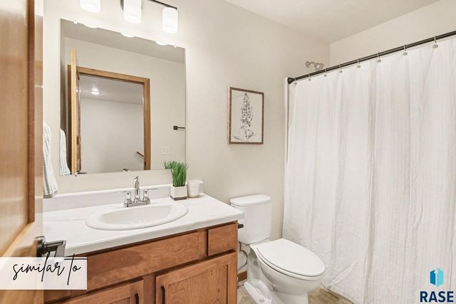 2403 E Jetty Pl Place, Sioux Falls, SD 57108