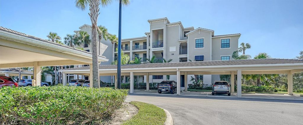 Image 2 of property listing at 17510 GAWTHROP DRIVE 305, Bradenton, FL 34211