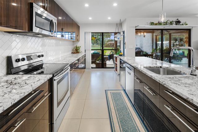 3056 Deer Creek Lake Shore Dr 3056, Deerfield Beach, FL 33442