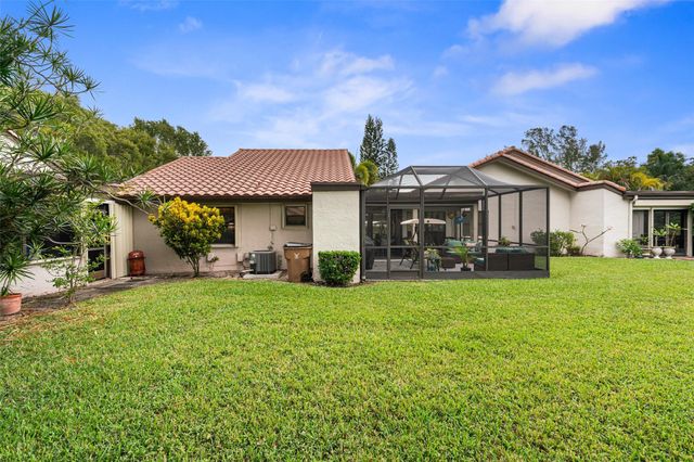 3056 Deer Creek Lake Shore Dr 3056, Deerfield Beach, FL 33442