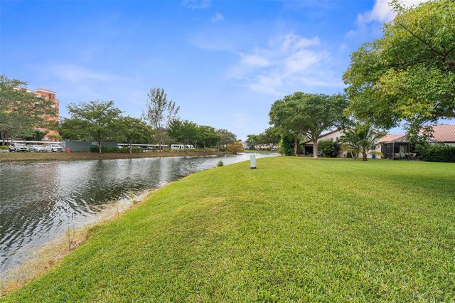 3056 Deer Creek Lake Shore Dr 3056, Deerfield Beach, FL 33442