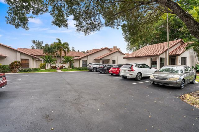 3056 Deer Creek Lake Shore Drive 3056, Deerfield Beach, FL 33442
