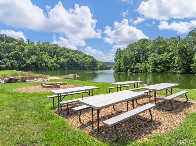 208 Berg Crossing Drive, Augusta, MO 63332