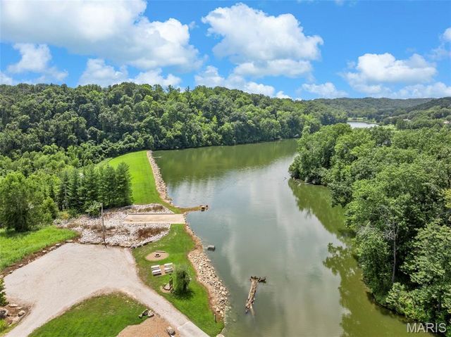 208 Berg Crossing Drive, Augusta, MO 63332
