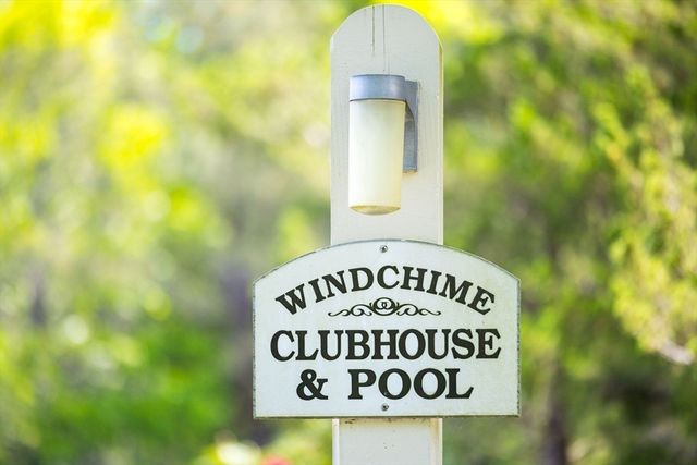 16 Gold Leaf Ln 16, Mashpee, MA 02649