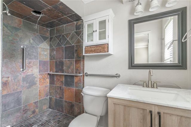 1521 NE 2nd Street, Moore, OK 73160