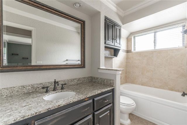 1521 NE 2nd Street, Moore, OK 73160