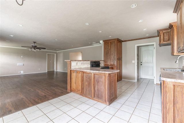 1521 NE 2nd Street, Moore, OK 73160