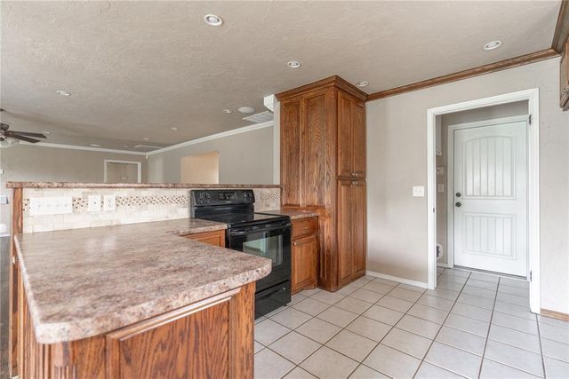 1521 NE 2nd Street, Moore, OK 73160