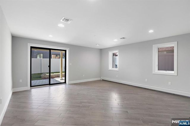 85 Washington Avenue 85, Cliffside Park, NJ 07010