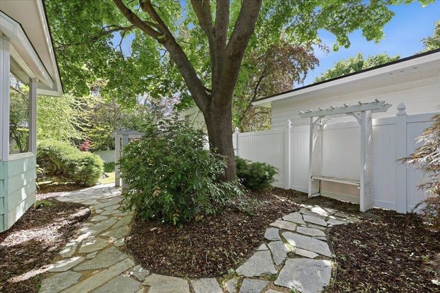 2428 E 39th Ave, Spokane, WA 99223