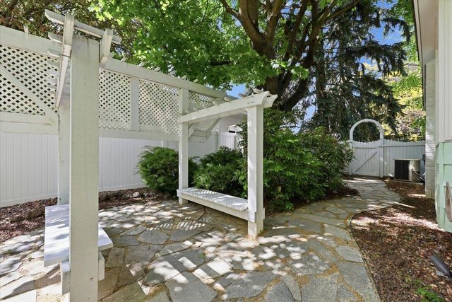 2428 E 39th Ave, Spokane, WA 99223