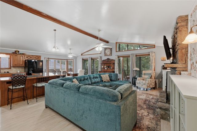 8 Cromer Drive, Bella Vista, AR 72715