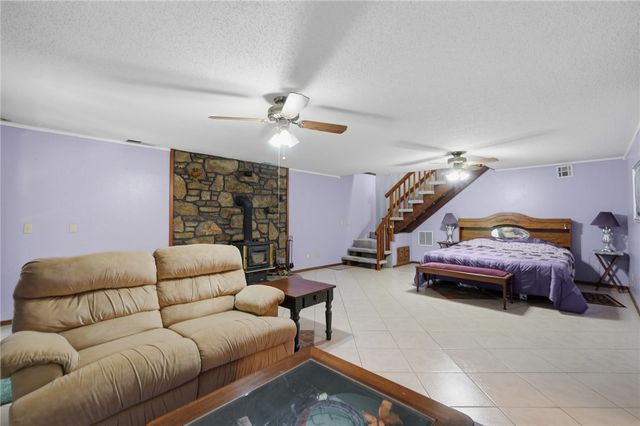 8 Cromer Drive, Bella Vista, AR 72715