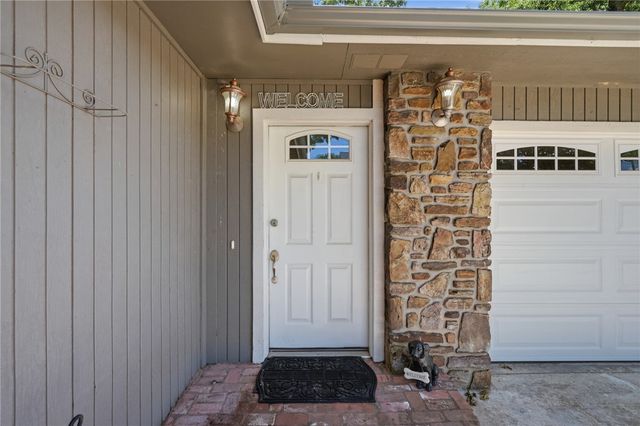 8 Cromer Drive, Bella Vista, AR 72715