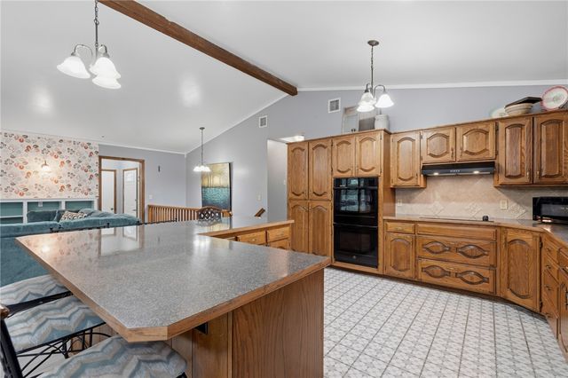 8 Cromer Drive, Bella Vista, AR 72715