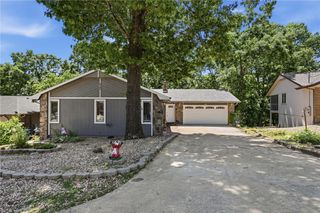 8 Cromer Drive, Bella Vista, AR 72715