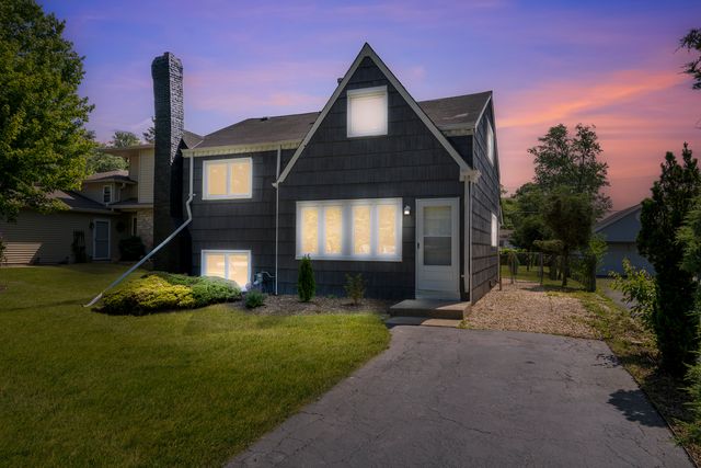 4025 Williams Street, Downers Grove, IL 60515