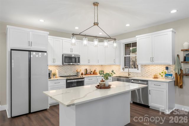 126 Doe Path Circle, Hudson, NC 28638