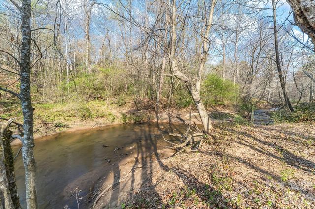 126 Doe Path Circle, Hudson, NC 28638
