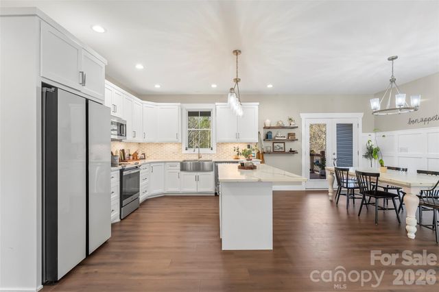 126 Doe Path Circle, Hudson, NC 28638