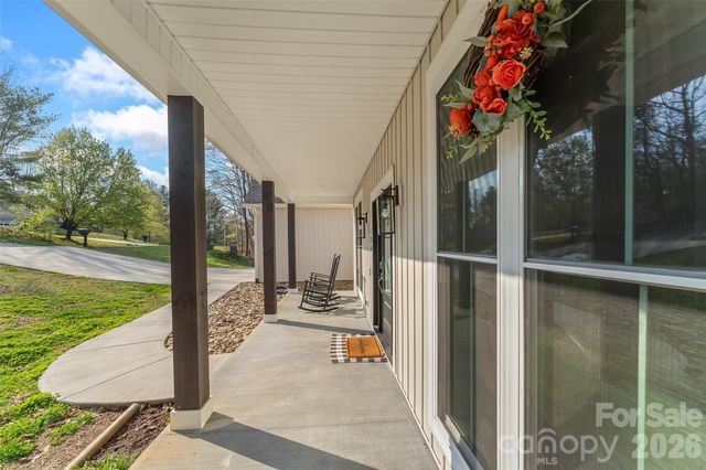 126 Doe Path Circle, Hudson, NC 28638