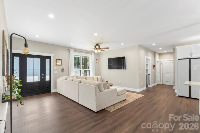 126 Doe Path Circle, Hudson, NC 28638