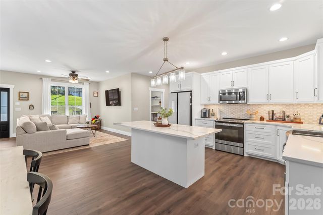 126 Doe Path Circle, Hudson, NC 28638