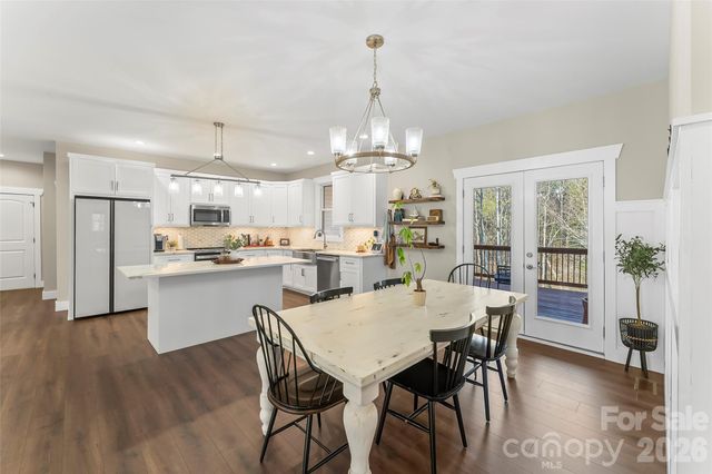 126 Doe Path Circle, Hudson, NC 28638