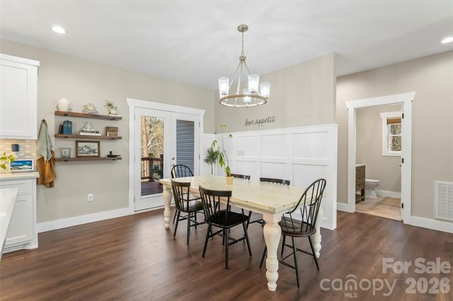 126 Doe Path Circle, Hudson, NC 28638