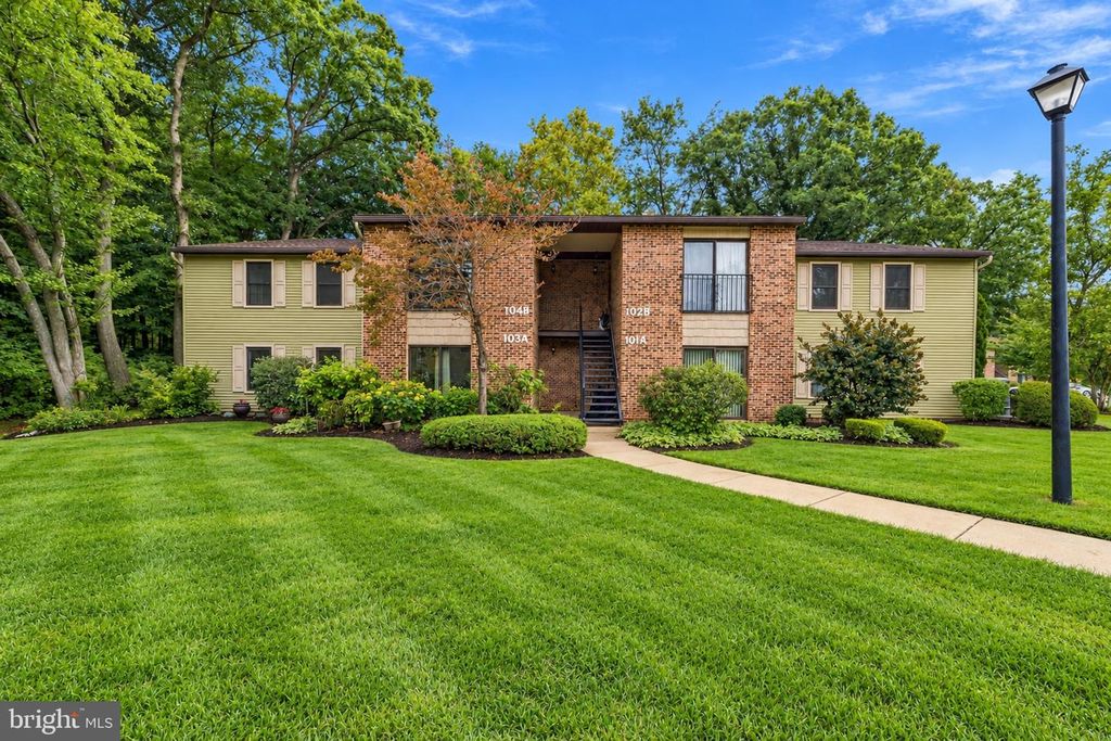 104-B W BLUEBELL LN, MOUNT LAUREL, NJ 08054 — exterior